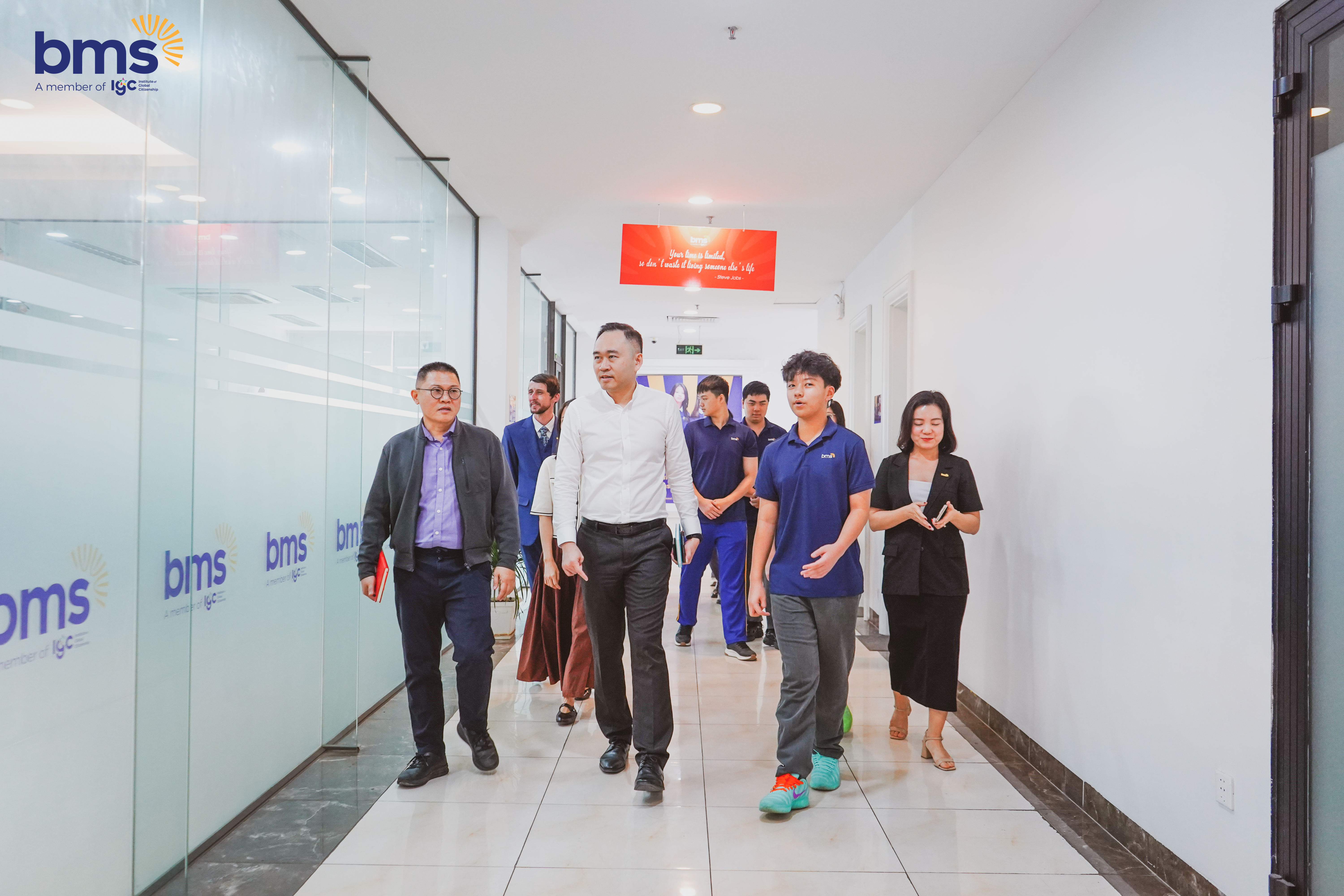 Đoàn lãnh đạo cấp cao Cambridge International thăm và làm việc tại BMS