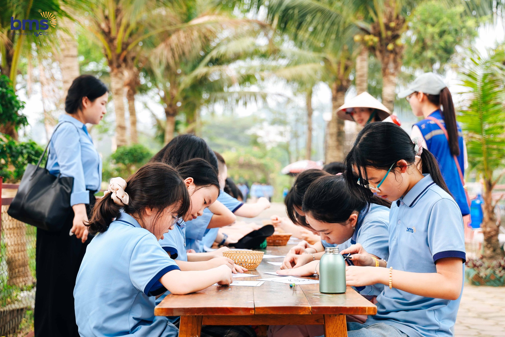 Một ngày đầy ắp trải nghiệm của BMSers khối 4 tại Làng Mô