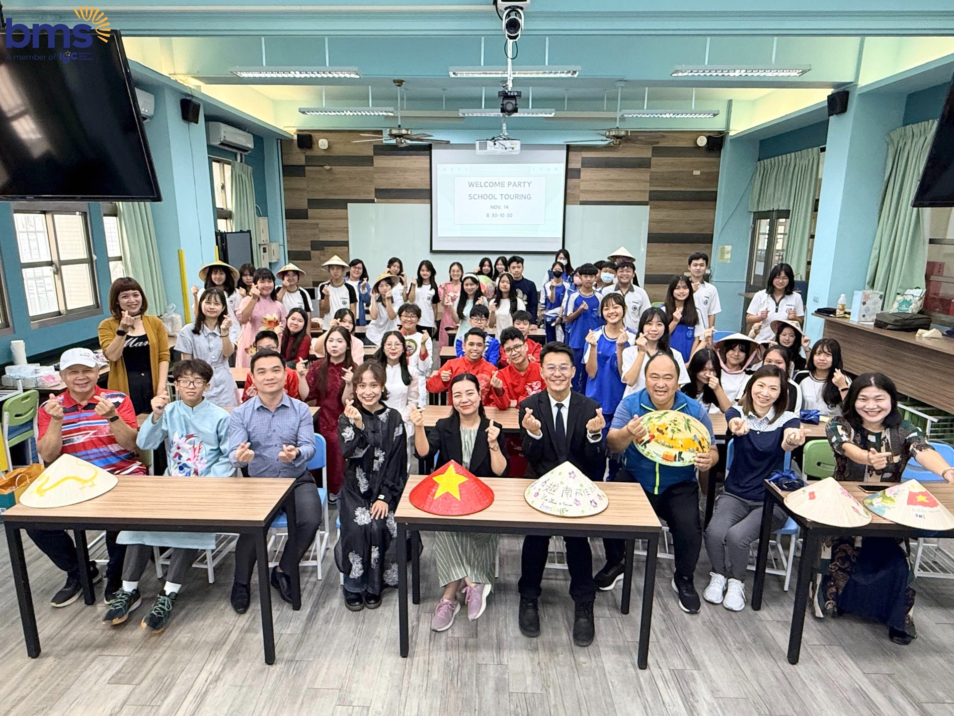 Cùng BMSers tự tin cầm hộ chiếu và bước ra thế giới