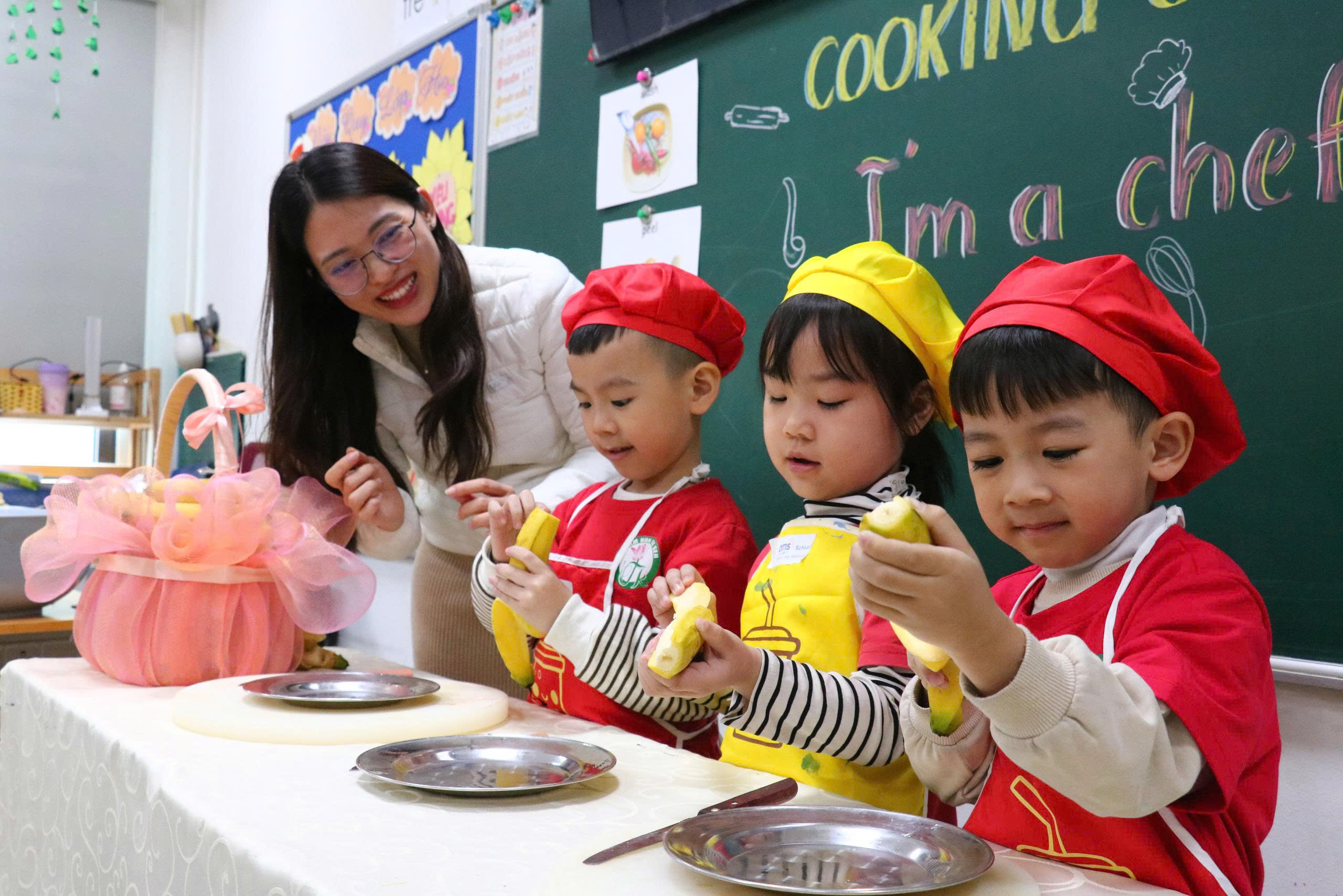 Em làm đầu bếp – Hành trình ngọt ngào của các bé Hoa Sen Minh Hải tại BMS Hưng Yên