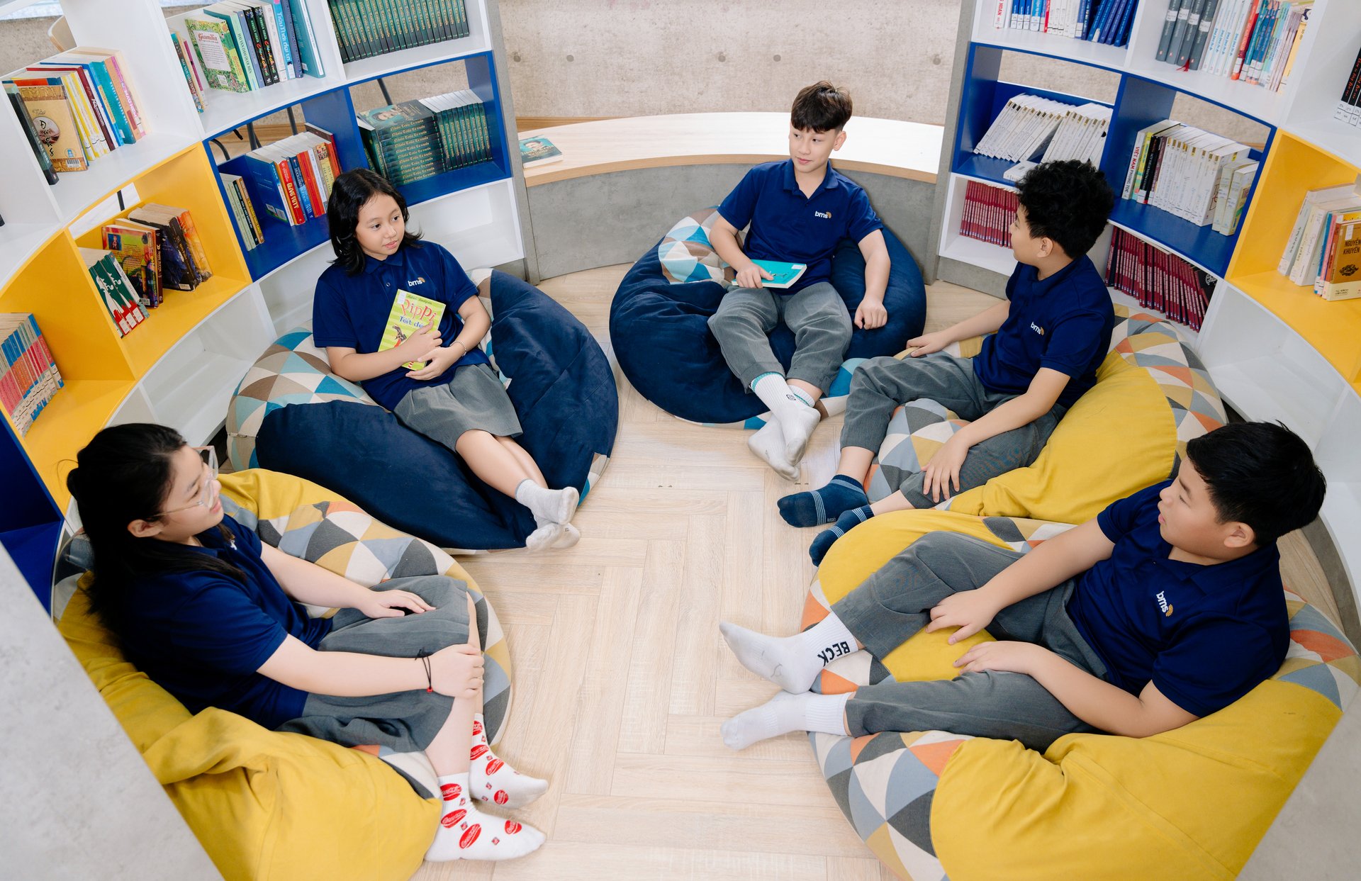 GenZ: Những “đau đầu” mà Cha Mẹ phải đối mặt và vượt qua